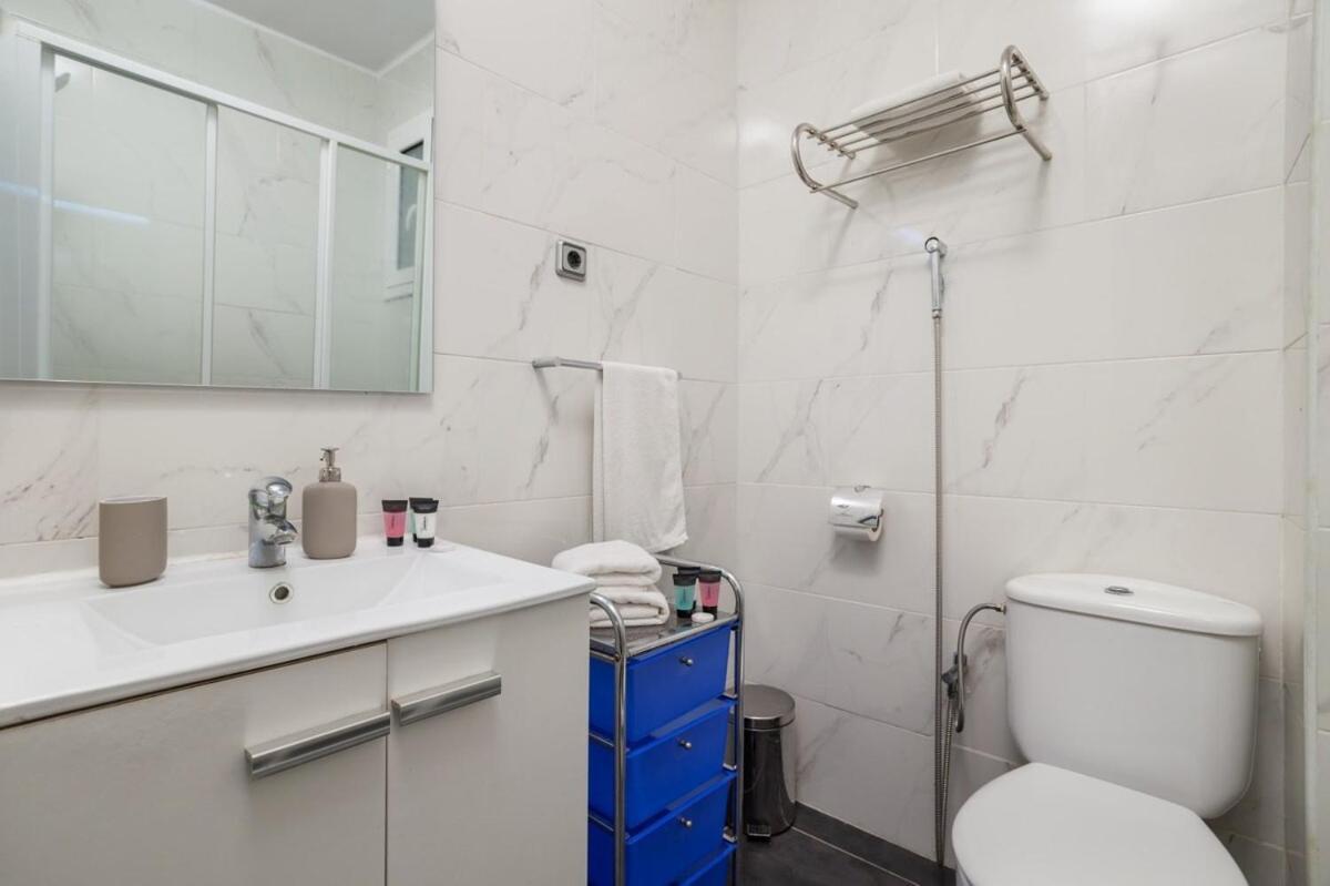 Next To Sagrada Familia 4-Bedroom Apartment Barcelona Kültér fotó