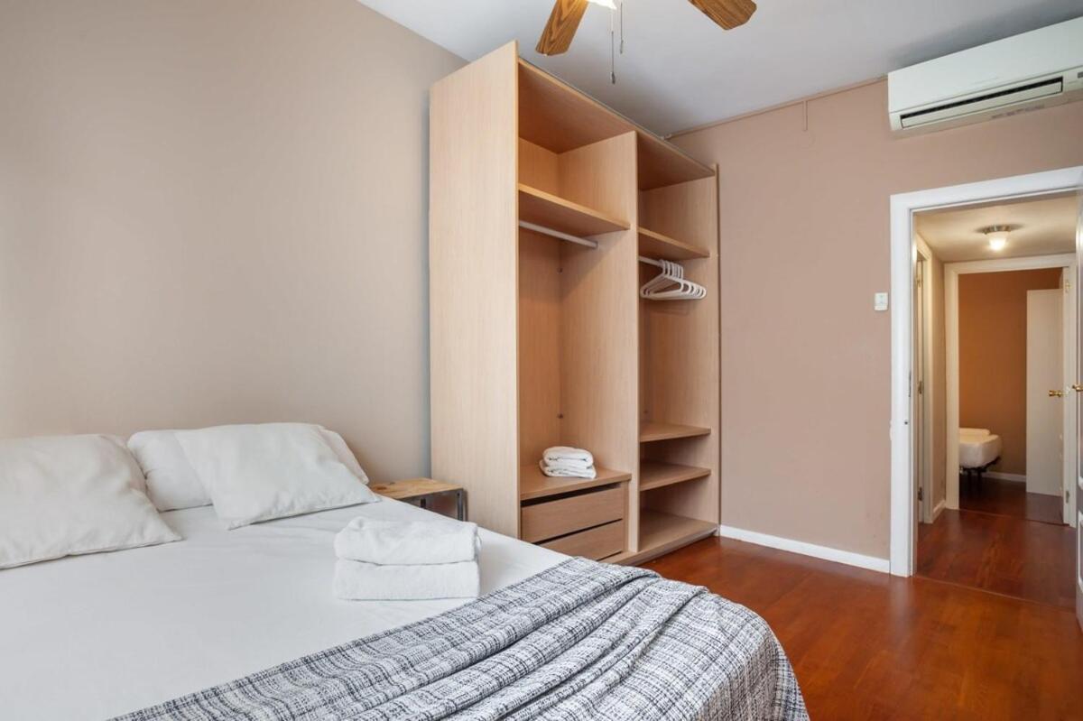 Next To Sagrada Familia 4-Bedroom Apartment Barcelona Kültér fotó