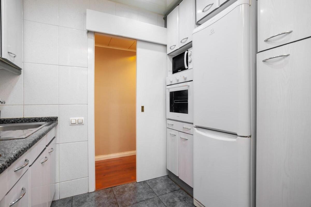 Next To Sagrada Familia 4-Bedroom Apartment Barcelona Kültér fotó