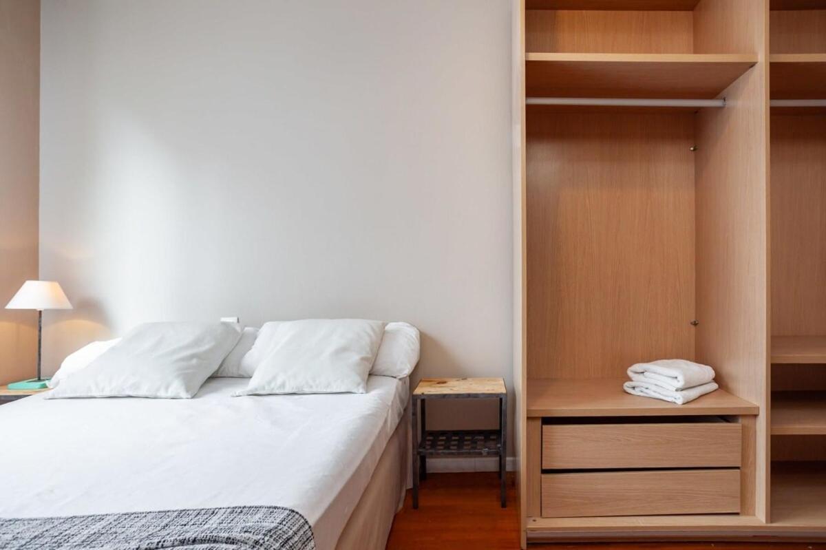 Next To Sagrada Familia 4-Bedroom Apartment Barcelona Kültér fotó