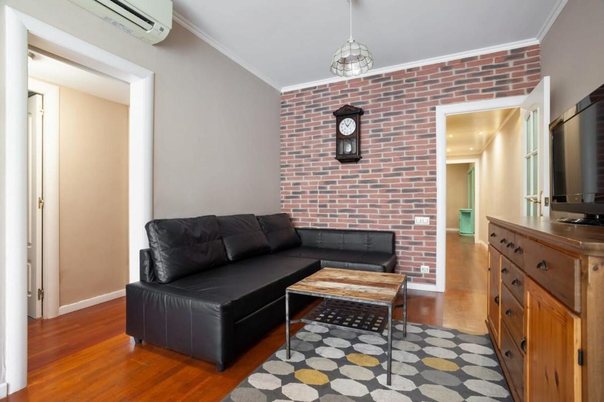 Next To Sagrada Familia 4-Bedroom Apartment Barcelona Kültér fotó